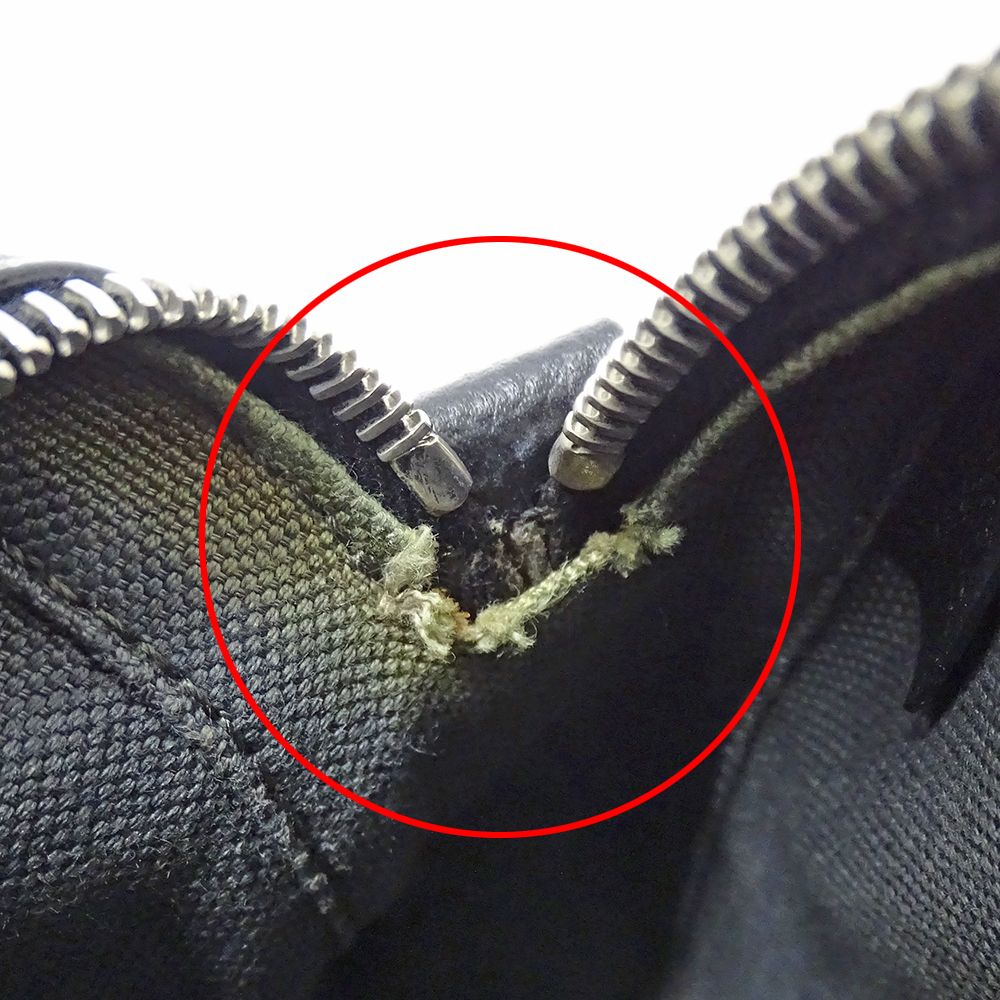 Gucci Shoulder Bag GG Supreme Gray Black — view 8