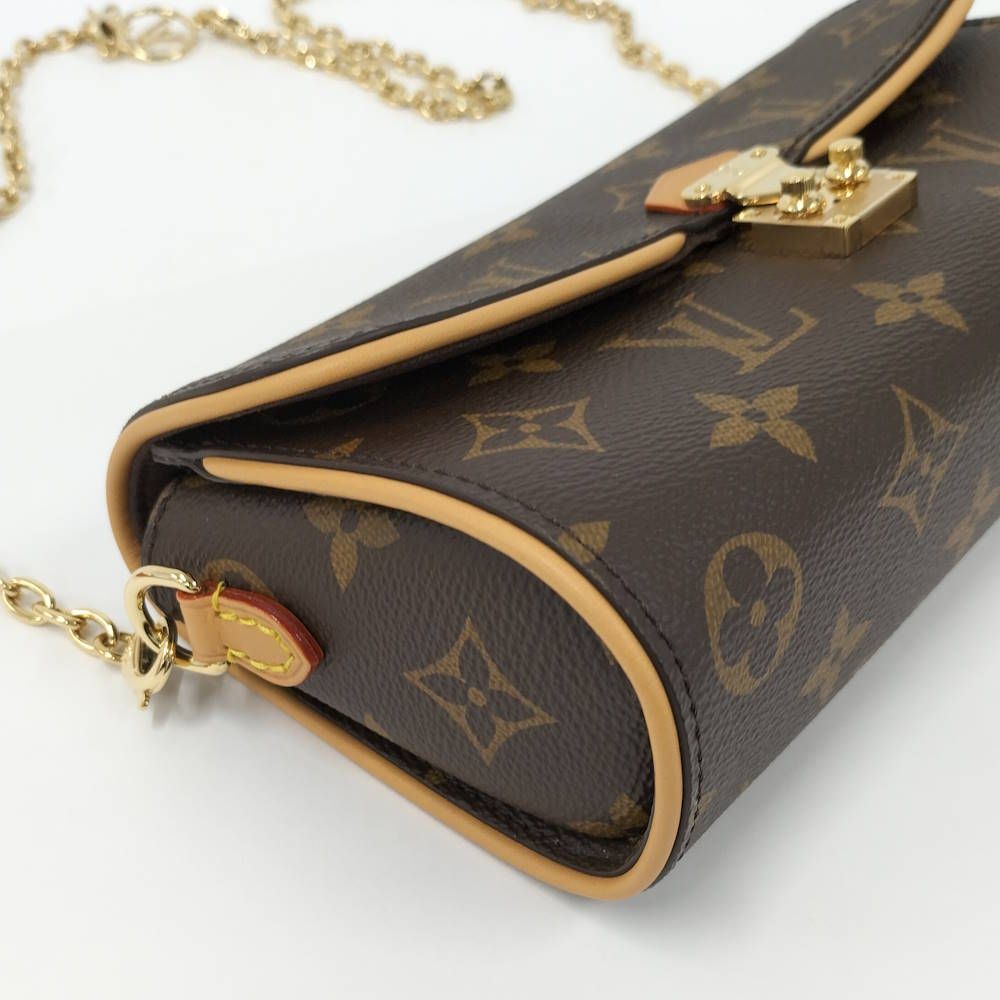 Louis Vuitton Pochette Camille Shoulder Bag Monogram — view 5