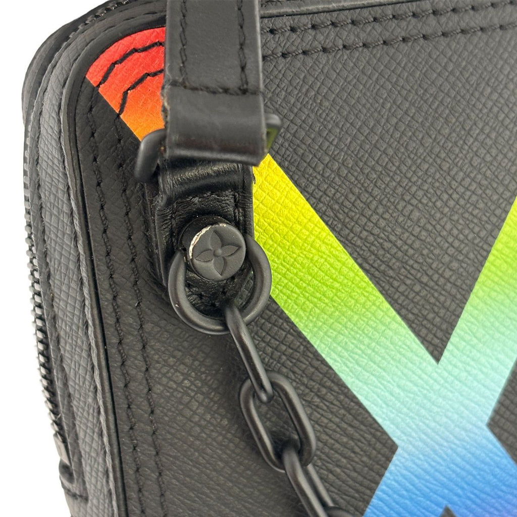 Louis Vuitton Taiga Danube Messenger Bag Pochette Black Rainbow — view 7