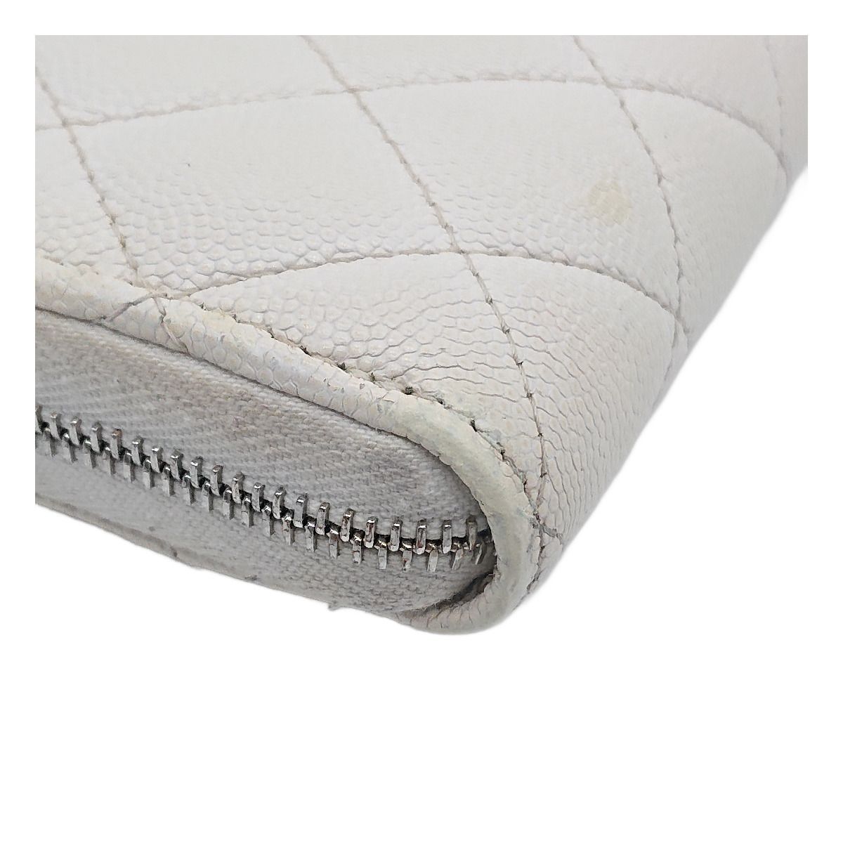 Chanel Zip Around Quilted Caviar Leather White — view 9