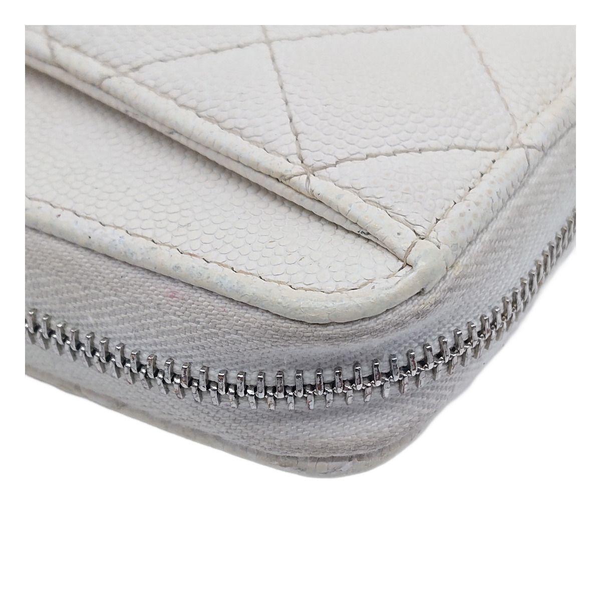 Chanel Zip Around Quilted Caviar Leather White — view 8