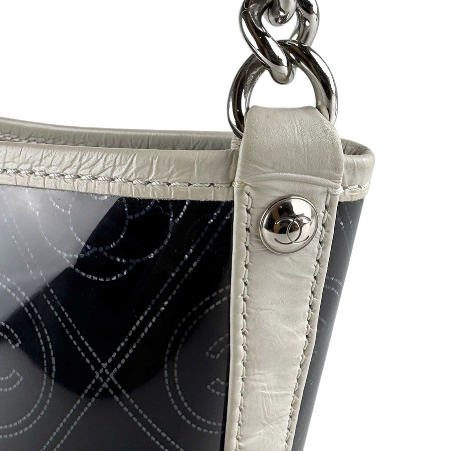 Chanel Shoulder Bag Camellia — view 7