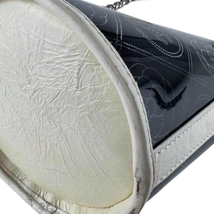 Chanel Shoulder Bag Camellia — view 9