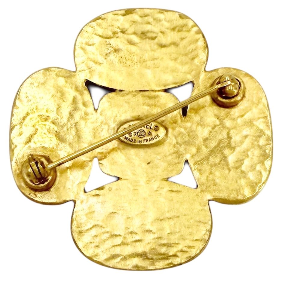Chanel Brooch CC Logo Vintage Gold Plated Silver — view 2