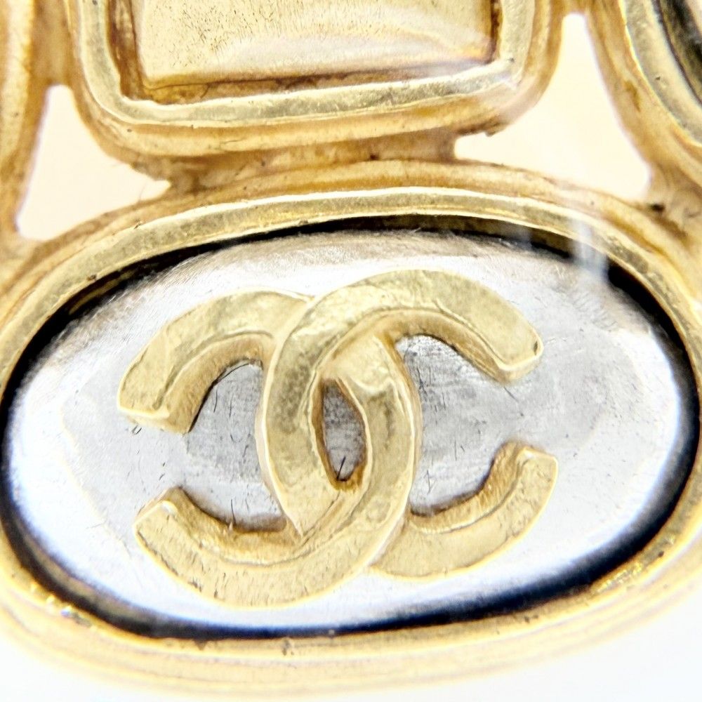 Chanel Brooch CC Logo Vintage Gold Plated Silver — view 5