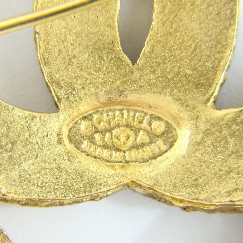 Chanel Brooch CC Logo Vintage Gold Plated — view 4