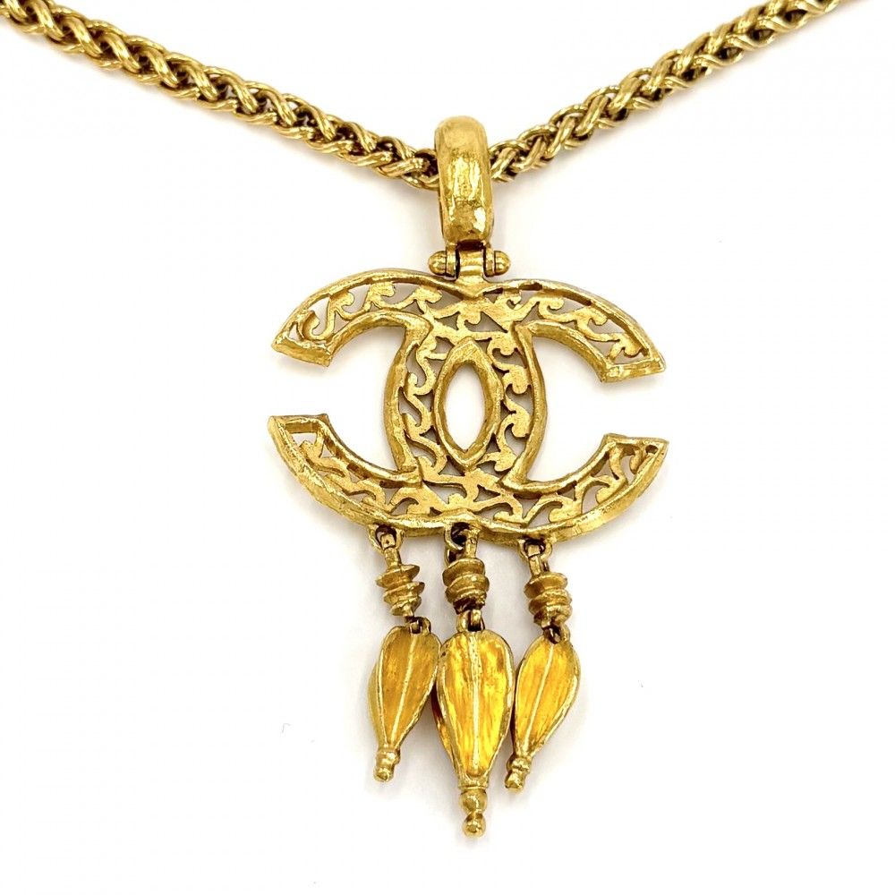 Chanel Necklace CC Logo Long Swing Vintage — view 2