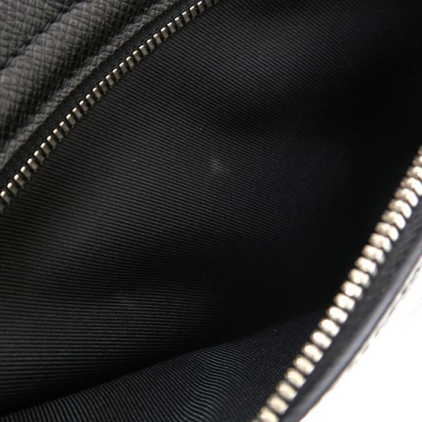 Louis Vuitton Taiga District PM — view 8