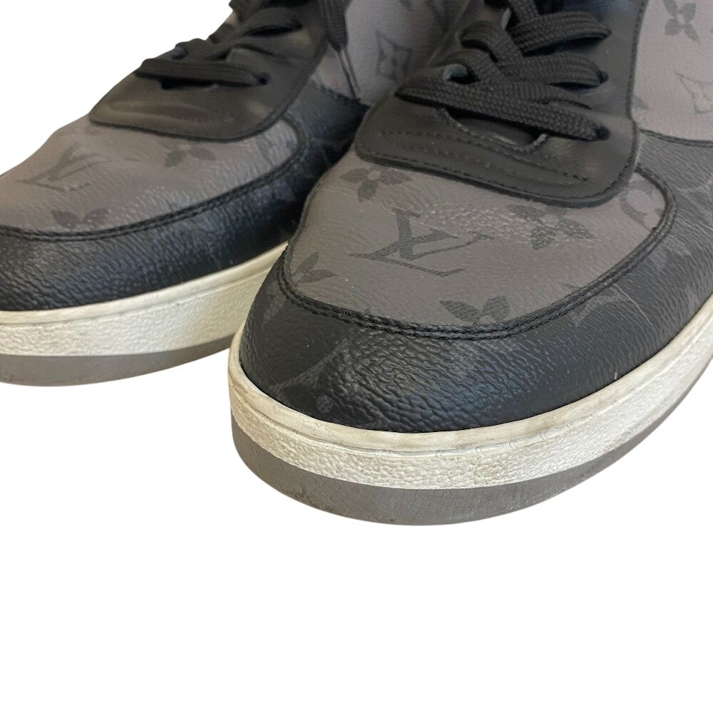 Louis Vuitton Rivoli Line Sneakers — view 4