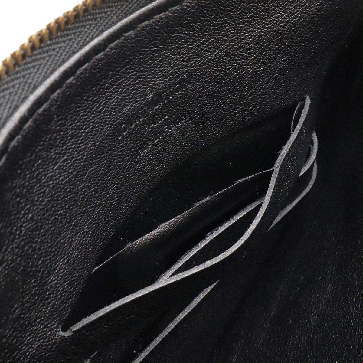 Louis Vuitton Monogram Mahina Selene MM 2-Way Shoulder Bag — view 9