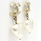Chanel Earrings Swing CC Logo Pearl — view 3