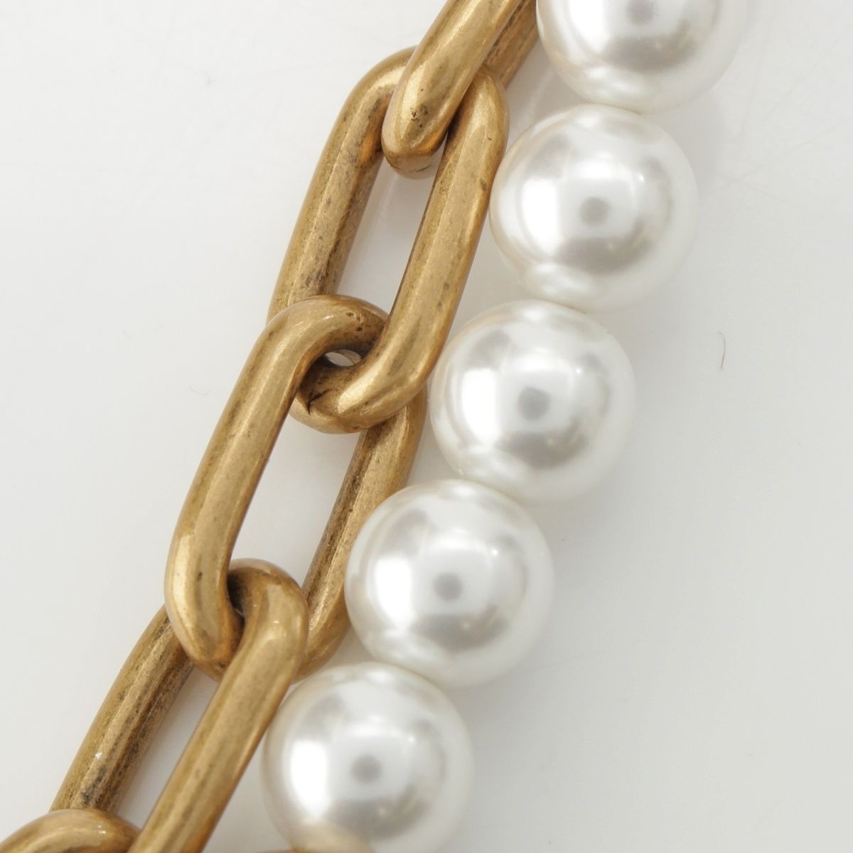 Louis Vuitton Logo Pearl Chain Belt Bag Charm Gold White — view 7