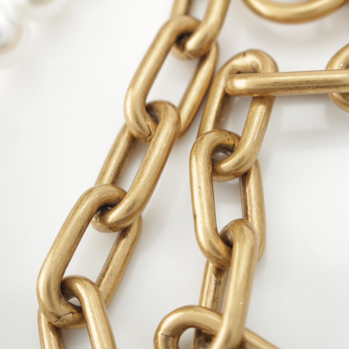 Louis Vuitton Logo Pearl Chain Belt Bag Charm Gold White — view 8