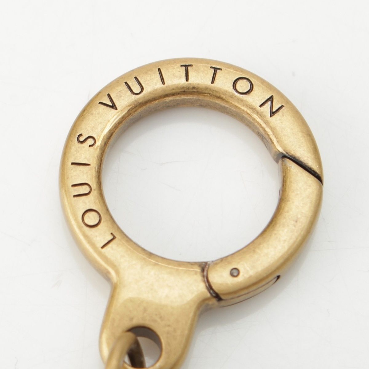 Louis Vuitton Logo Pearl Chain Belt Bag Charm Gold White — view 6