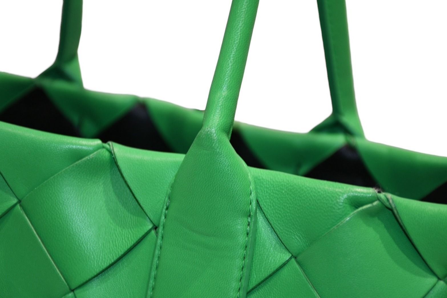 Bottega Veneta Intrecciato Handbag Green Calfskin Gold — view 4