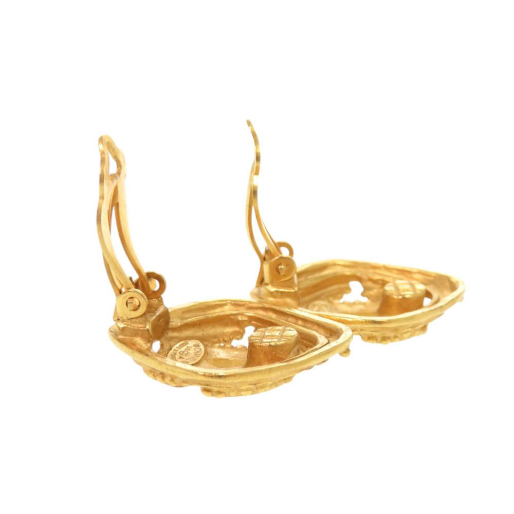 Chanel Vintage CC Logo Metal Gold Earrings — view 3
