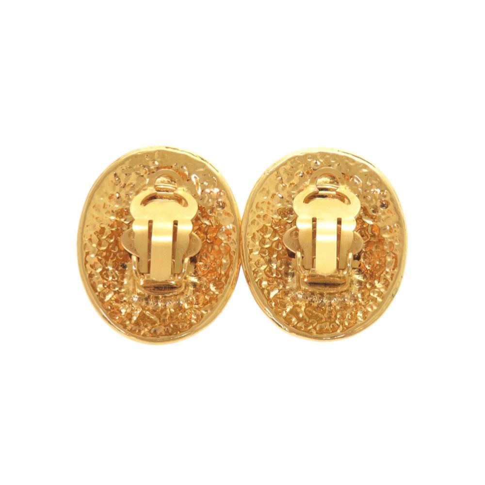 Chanel Vintage CC Logo Metal Gold Earrings — view 2