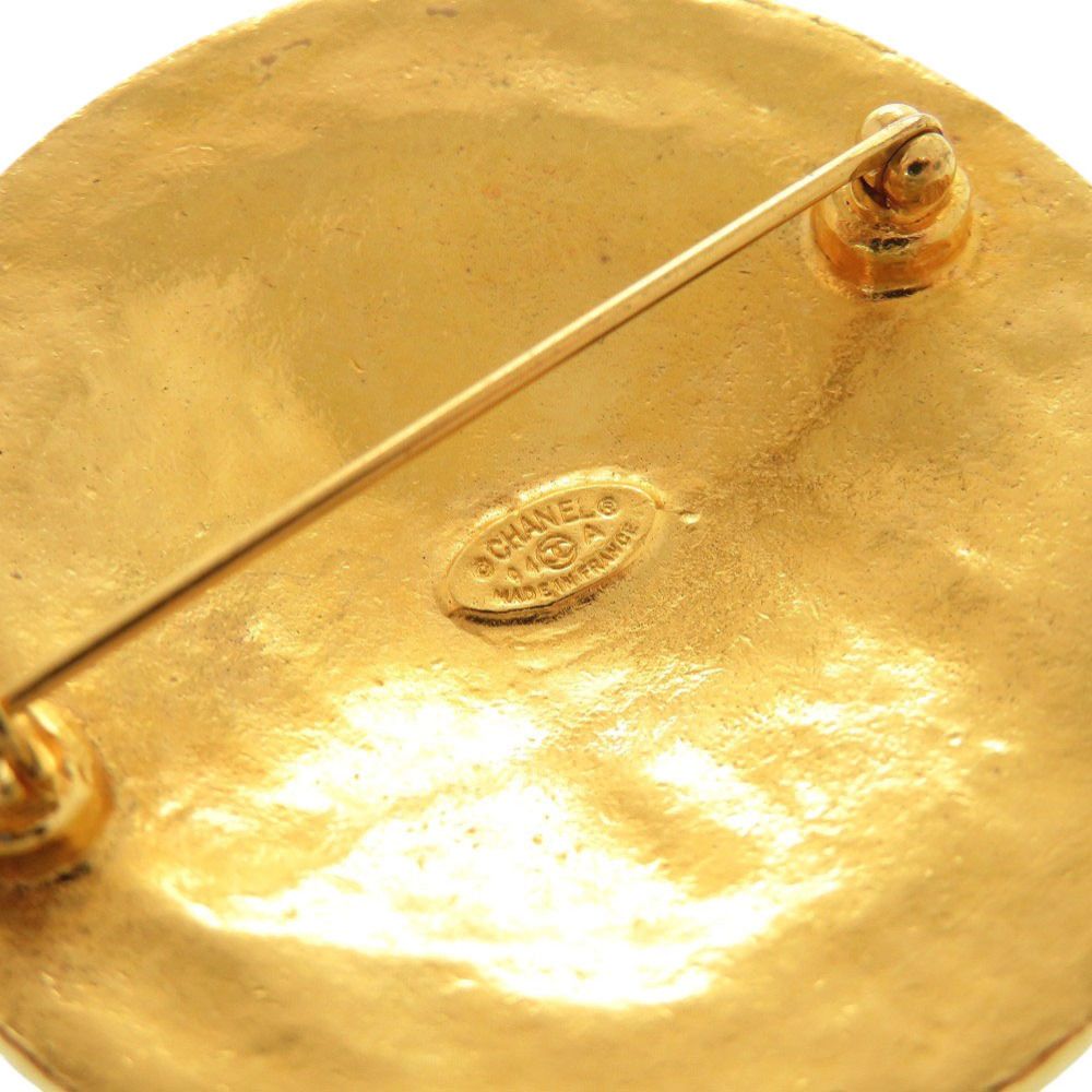 Chanel Vintage CC Logo Metal Gold Brooch — view 3