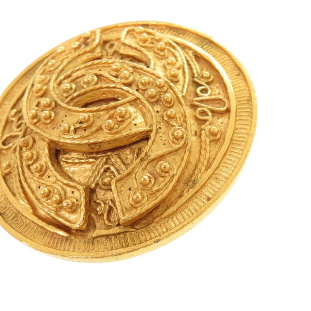 Chanel Vintage CC Logo Metal Gold Brooch — view 6