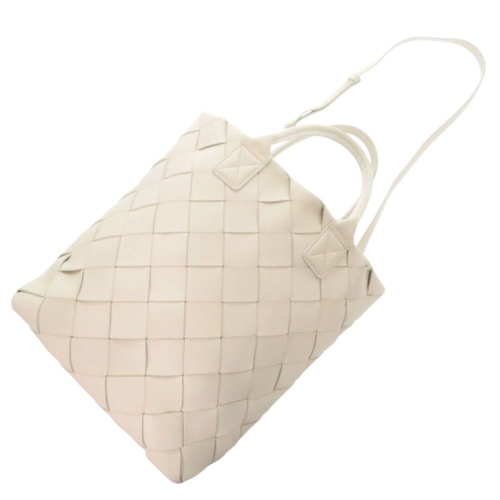 Bottega Veneta 2-Way Maxi Intrecciato Lambskin Ivory Tote White — view 7
