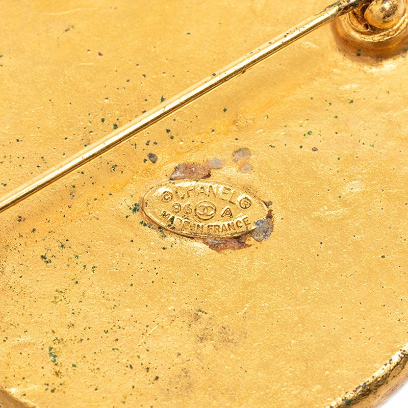 Chanel Vintage CC Logo Gold Black Plated — view 3