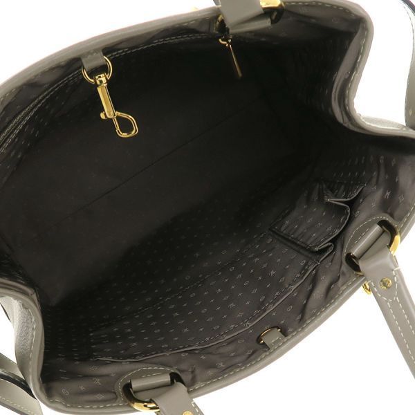 Louis Vuitton Suhali Majesty Beige — view 2