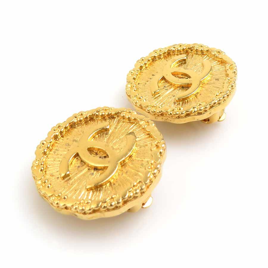 Chanel Earrings CC Logo — view 3