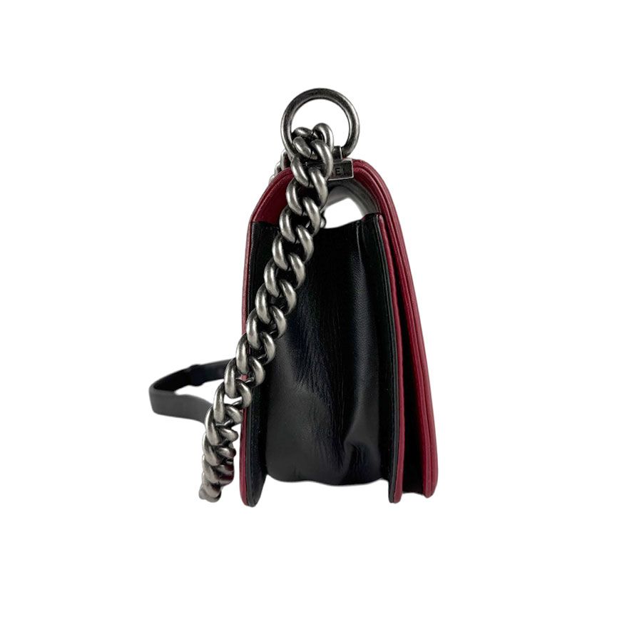 Chanel Shoulder Bag Boy — view 2