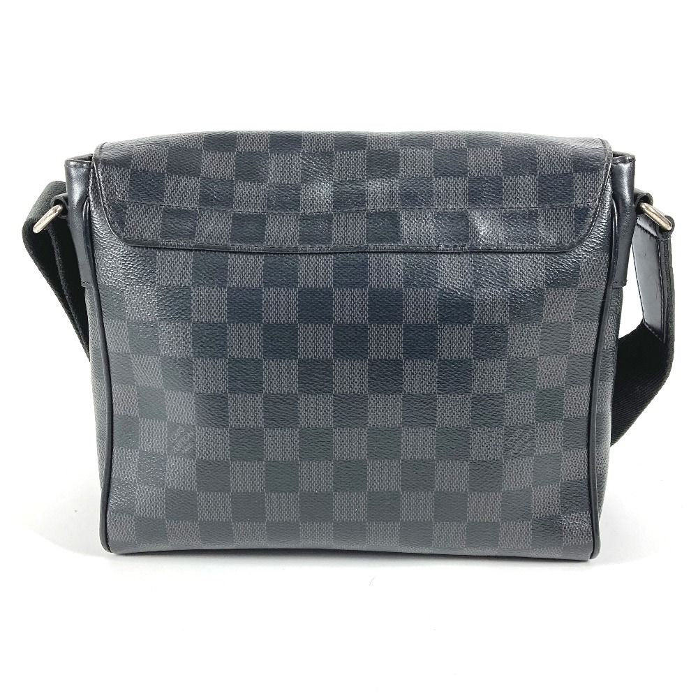 Louis Vuitton Shoulder Bag District PM NM Damier Graphite Canvas Black — view 2