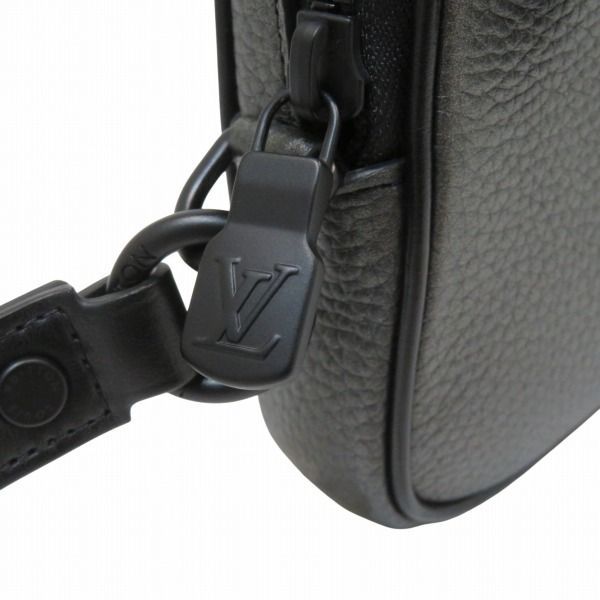 Louis Vuitton Alpha Clutch Leather Gray — view 7