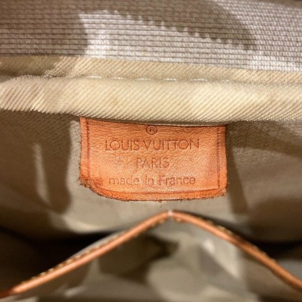 Louis Vuitton Monogram Deauville Bag Handbag — view 4