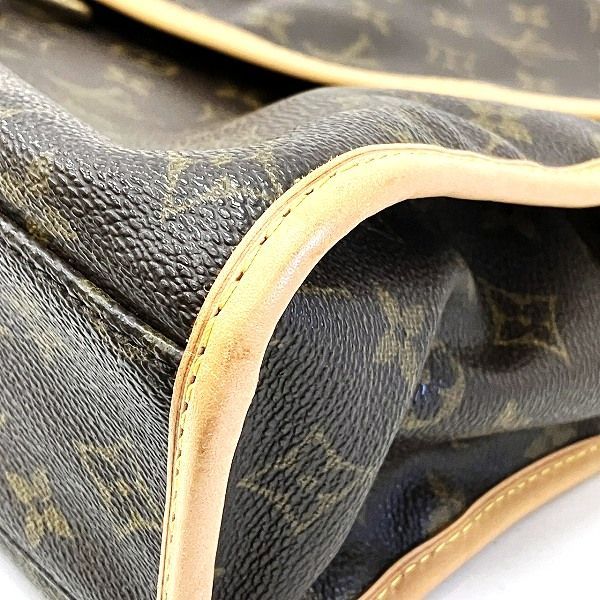 Louis Vuitton Monogram Beverly Bag Handbag — view 9