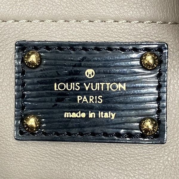 Louis Vuitton Monogram en Vinyl Squeegee Drawstring Shoulder — view 4