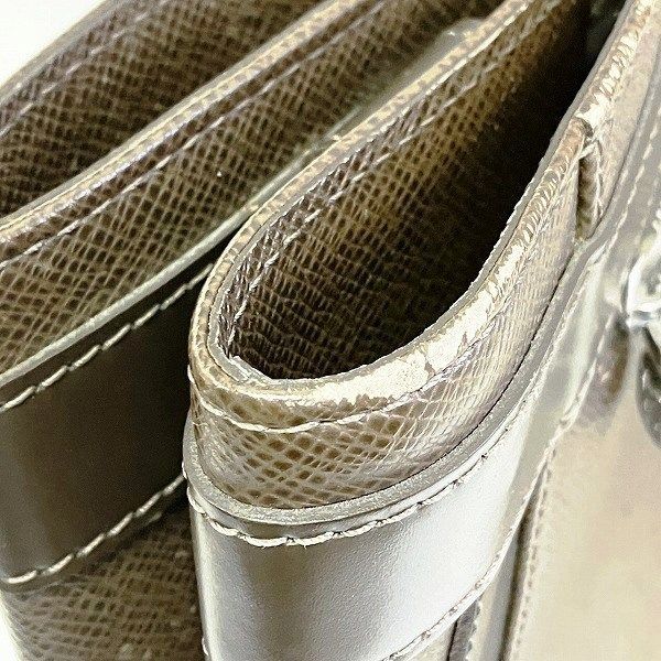 Louis Vuitton Taiga Kasbek GM Tote — view 9