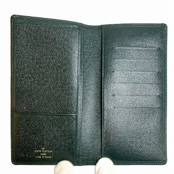 Louis Vuitton Taiga Porte Billets Carte Cles Wallet — view 3