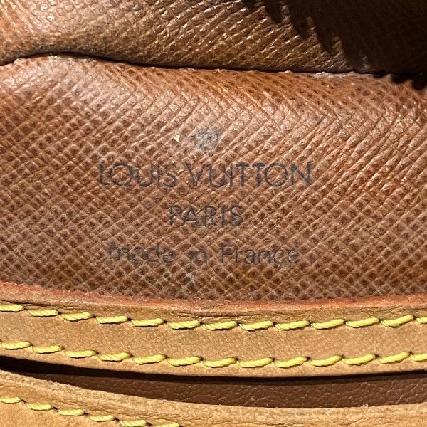 Louis Vuitton Monogram Blois Shoulder Bag — view 4
