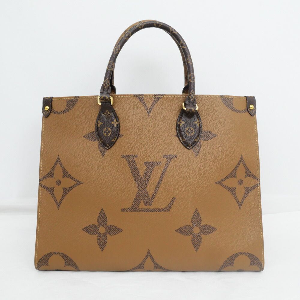 Louis Vuitton Monogram Giant On The Go MM Tote — view 2
