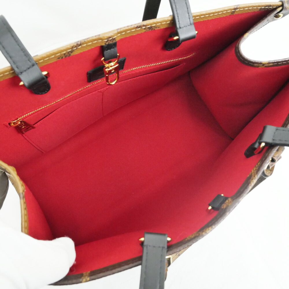 Louis Vuitton Monogram Giant On The Go MM Tote — view 5