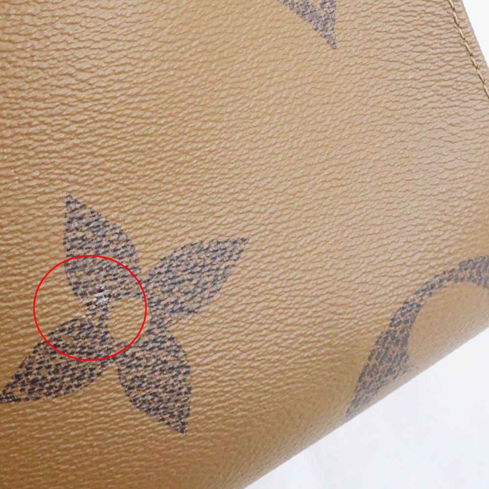 Louis Vuitton Monogram Giant On The Go MM Tote — view 7