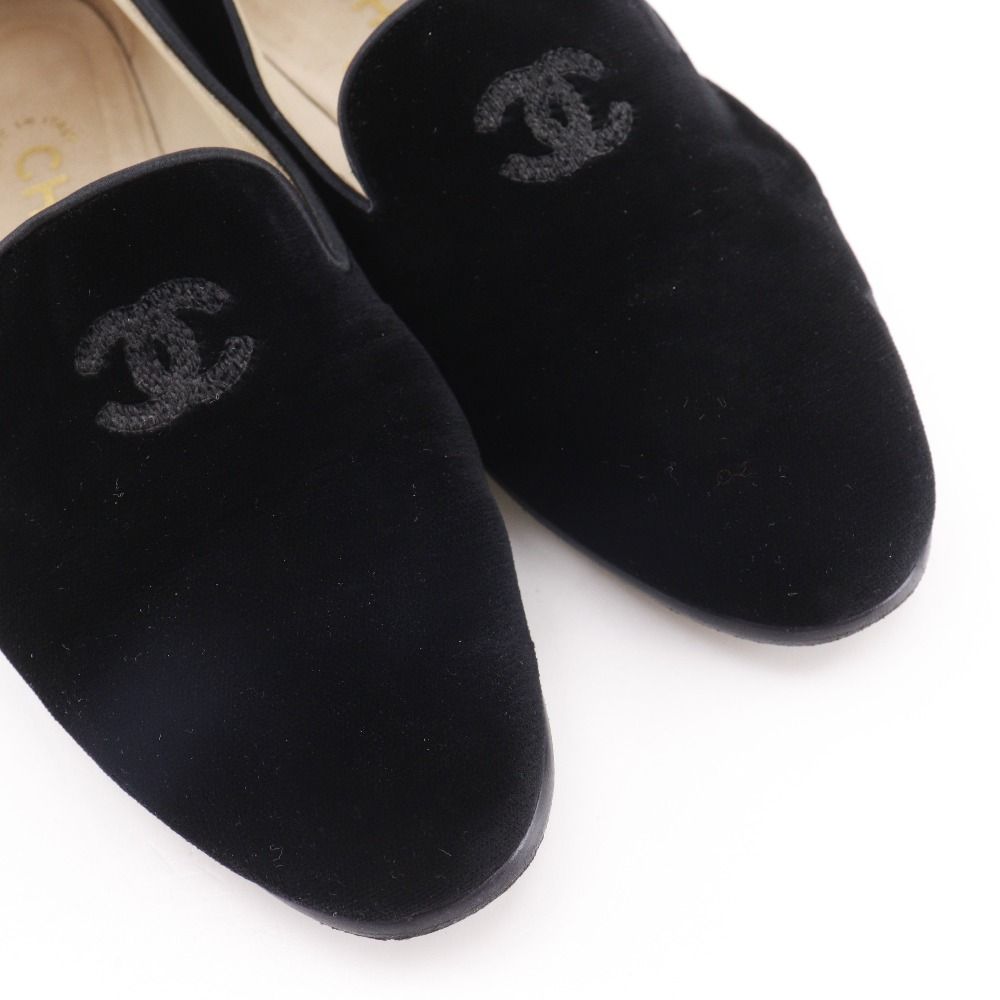 Chanel CC Logo Opera Shoes Velvet Black Loafers — view 4