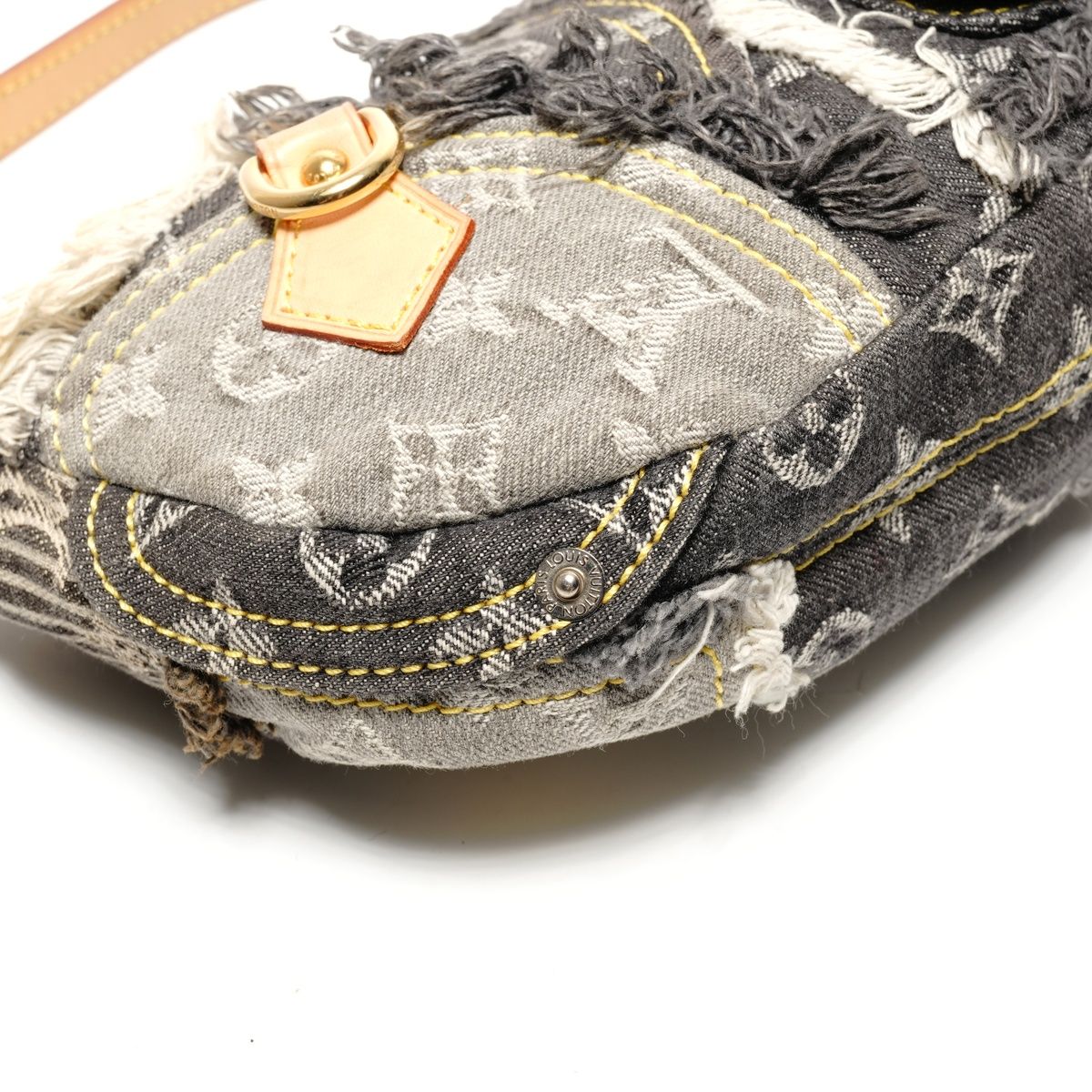 Louis Vuitton Shoulder Bag Monogram Denim Patchwork Pouch — view 6