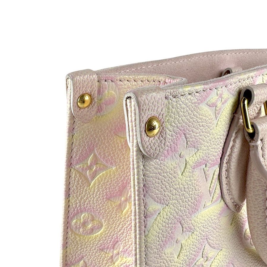 Louis Vuitton Shoulder Bag Summer Star Dust On The Go PM — view 6