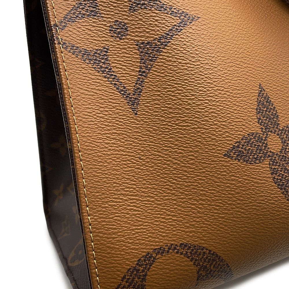 Louis Vuitton Tote Monogram Reverse Giant On The Go MM 2-Way — view 8