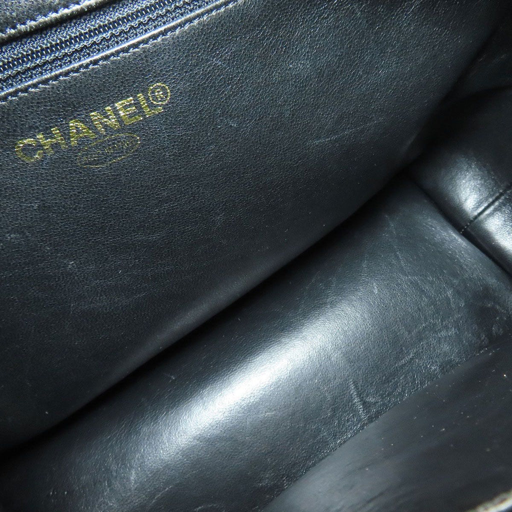 Chanel Medallion Tote Gold Grained Calfskin — view 9
