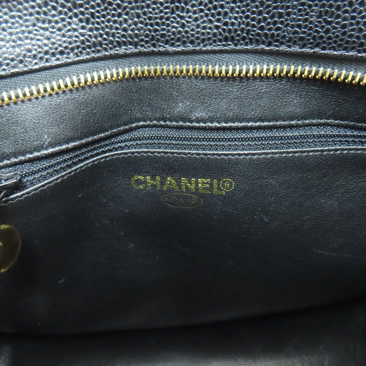 Chanel Medallion Tote Gold Grained Calfskin — view 6