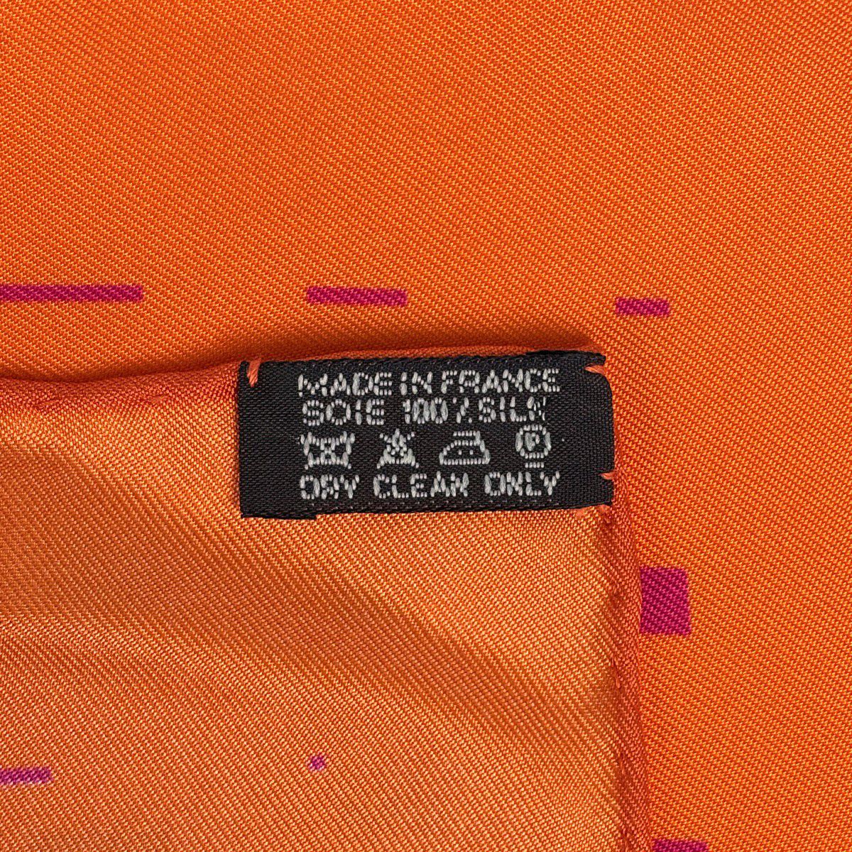 Hermes Carre 90 24 Faubourg Seconde Ginza — view 2