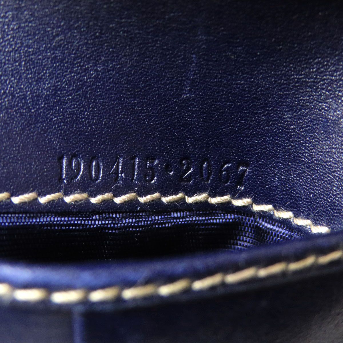 Gucci Logo Bifold Wallet — view 8