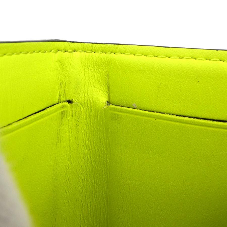 Louis Vuitton Trifold Wallet Taiga Llama Discovery Compact — view 9
