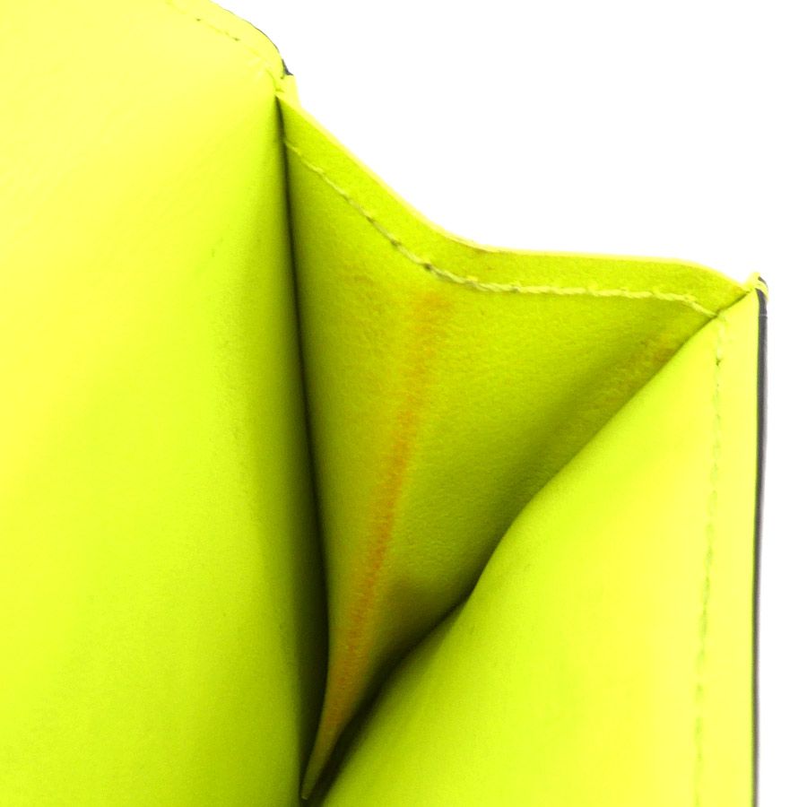 Louis Vuitton Trifold Wallet Taiga Llama Discovery Compact — view 8