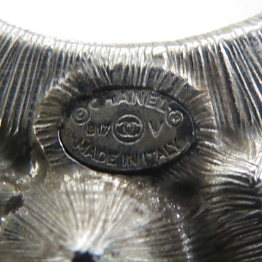 Chanel Brooch CC Logo — view 8